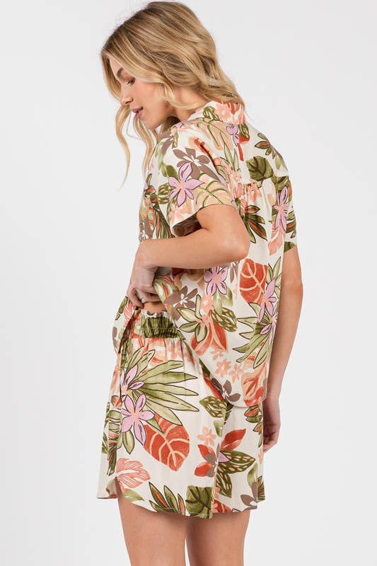 CORAL FLORAL SHORTS