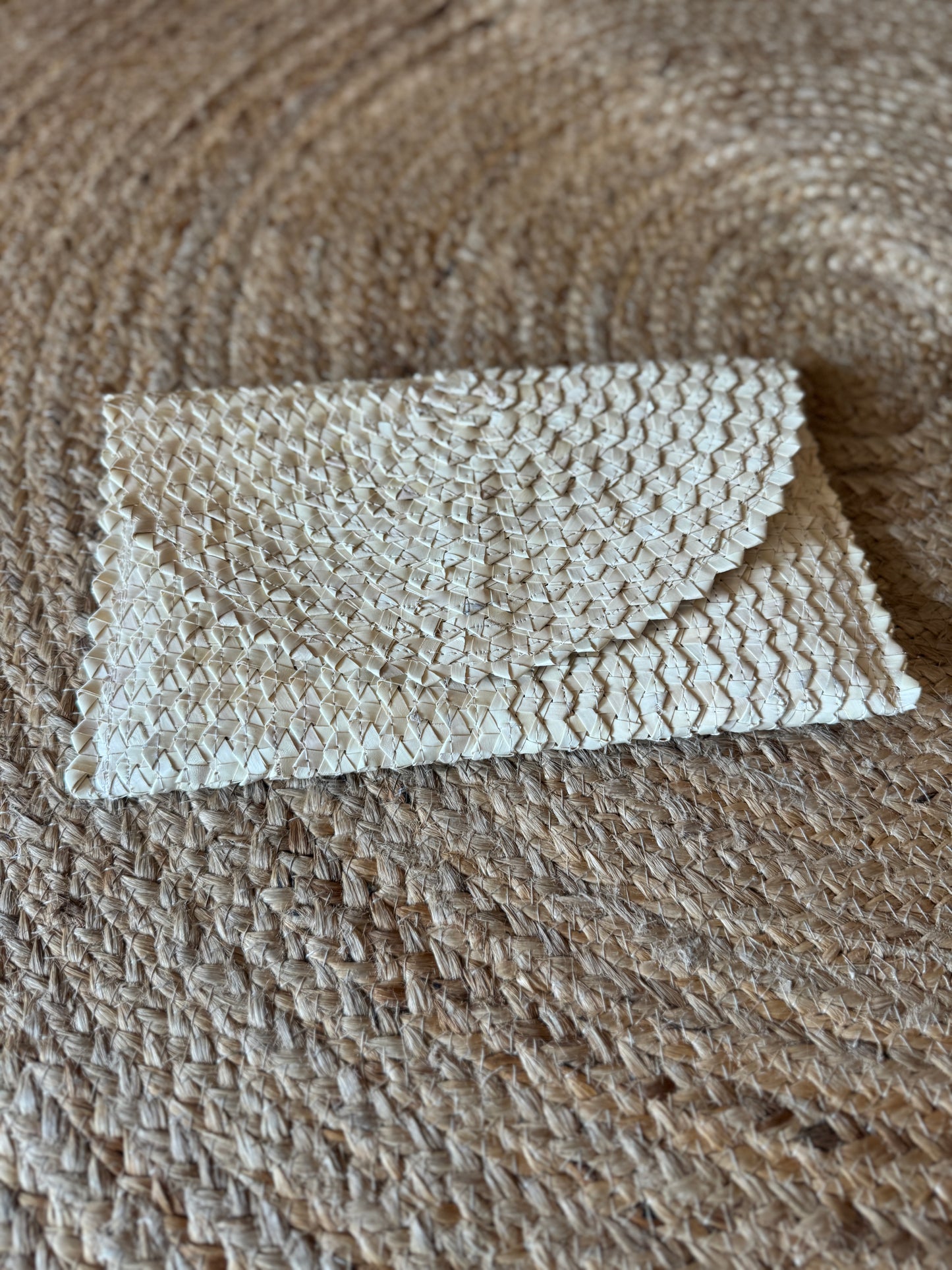 STRAW RECTANGULAR CLUTCH